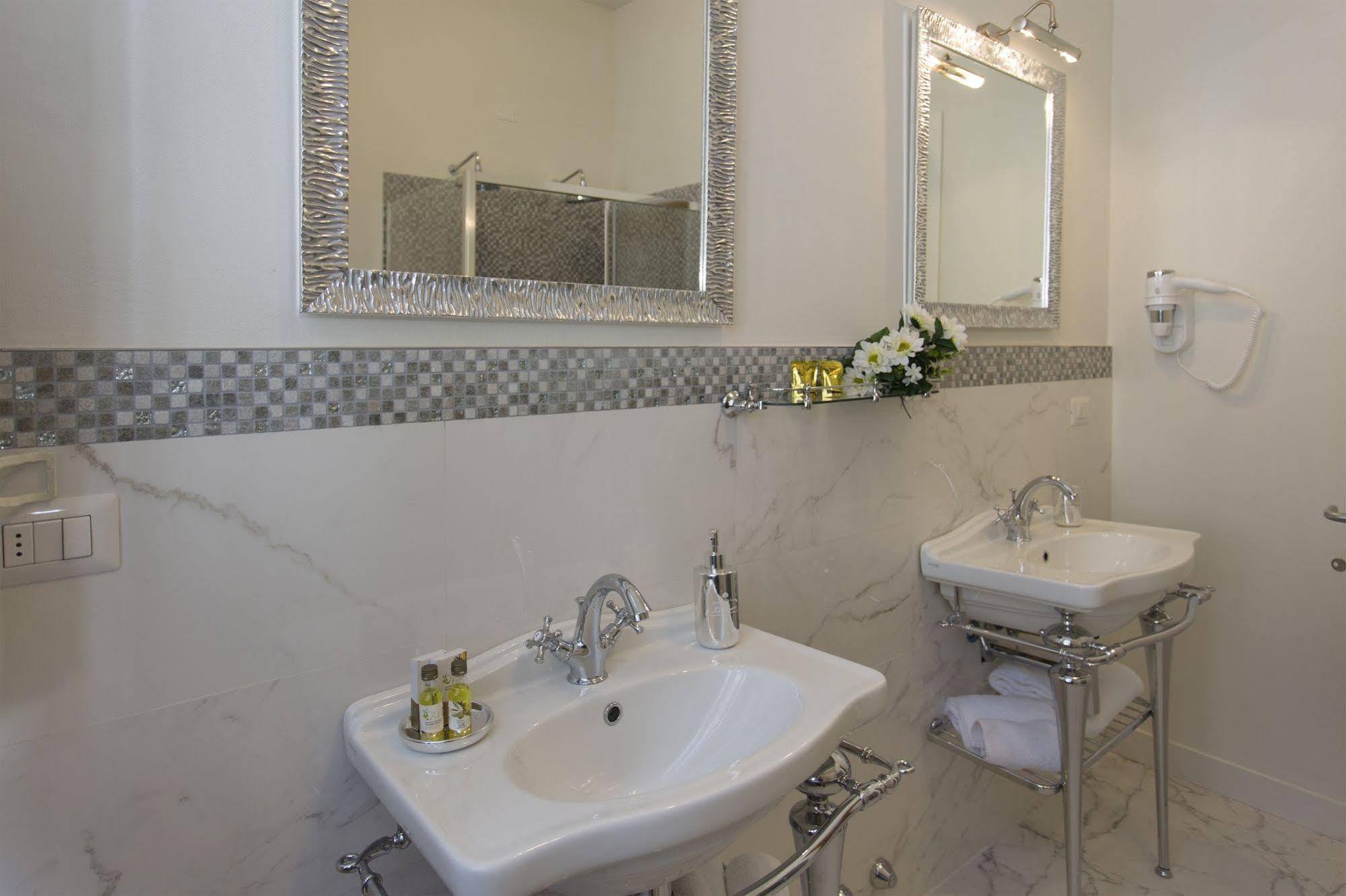 B&B Villa Anna Lucca Bagian luar foto