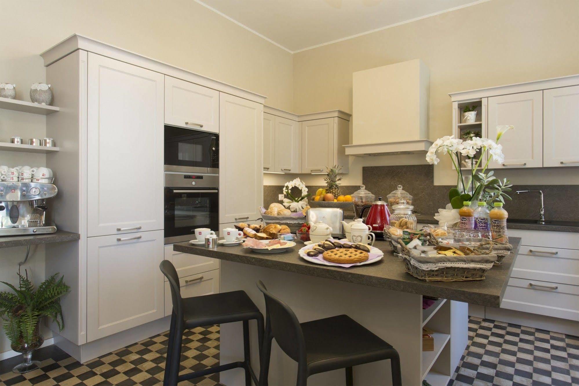B&B Villa Anna Lucca Bagian luar foto
